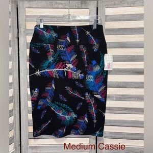 LuLaRoe Black Feather‎ Print Pencil Skirt